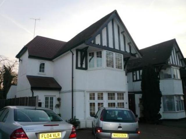 			1 Bedroom, 1 bath, 1 reception Flat			 Heathfield Gardens, GOLDERS GREEN